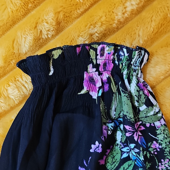 Top - Picture 8 of 16